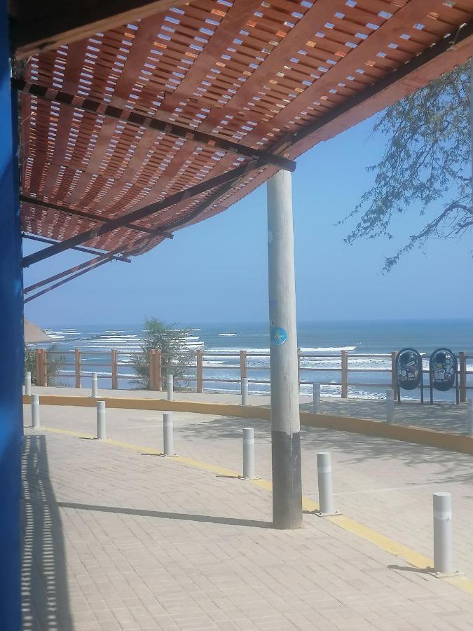 Hospedaje Restaurante El Hombre Puerto Chicama Exterior photo